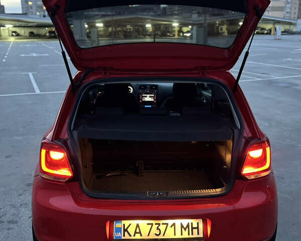 Червоний Фольксваген Поло, об'ємом двигуна 1.39 л та пробігом 112 тис. км за 6899 $, фото 19 на Automoto.ua