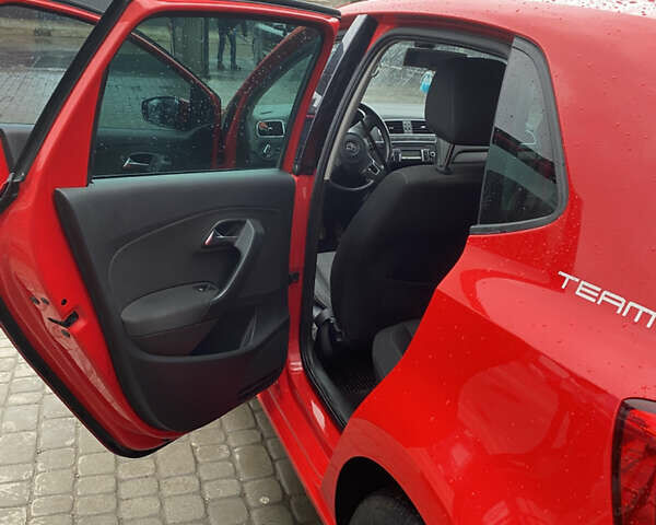 Червоний Фольксваген Поло, об'ємом двигуна 1.2 л та пробігом 211 тис. км за 5300 $, фото 8 на Automoto.ua