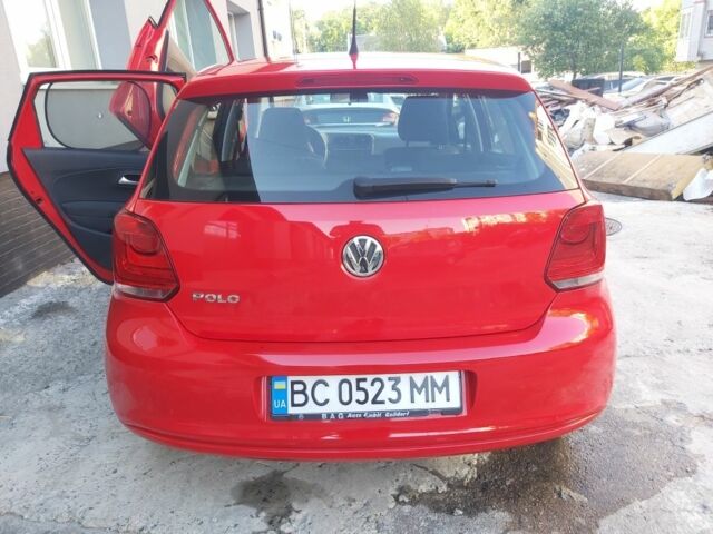Красный Фольксваген Поло, объемом двигателя 1.2 л и пробегом 150 тыс. км за 5200 $, фото 2 на Automoto.ua