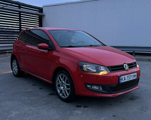 Червоний Фольксваген Поло, об'ємом двигуна 1.39 л та пробігом 112 тис. км за 6899 $, фото 6 на Automoto.ua