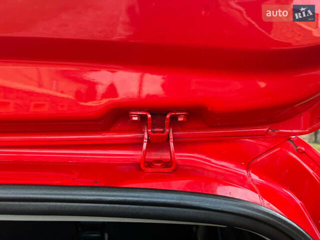 Красный Фольксваген Поло, объемом двигателя 1.2 л и пробегом 199 тыс. км за 5250 $, фото 26 на Automoto.ua