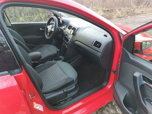 Червоний Фольксваген Поло, об'ємом двигуна 1.2 л та пробігом 200 тис. км за 5550 $, фото 16 на Automoto.ua