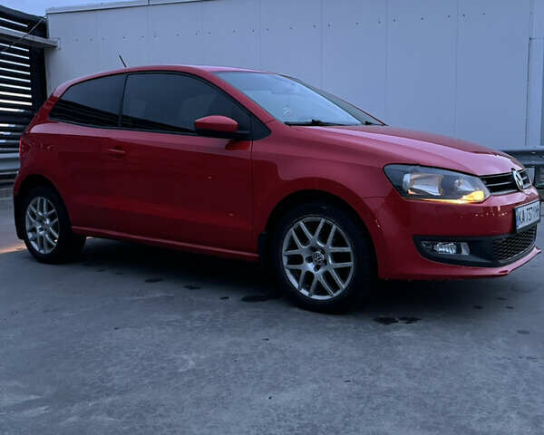 Червоний Фольксваген Поло, об'ємом двигуна 1.39 л та пробігом 112 тис. км за 6899 $, фото 12 на Automoto.ua