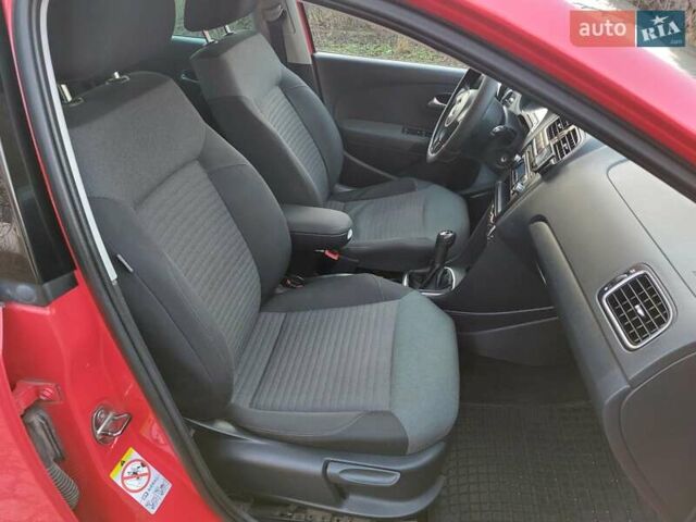Червоний Фольксваген Поло, об'ємом двигуна 1.2 л та пробігом 200 тис. км за 5550 $, фото 39 на Automoto.ua