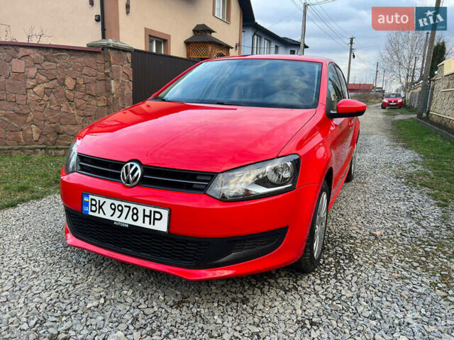 Красный Фольксваген Поло, объемом двигателя 1.2 л и пробегом 199 тыс. км за 5250 $, фото 3 на Automoto.ua