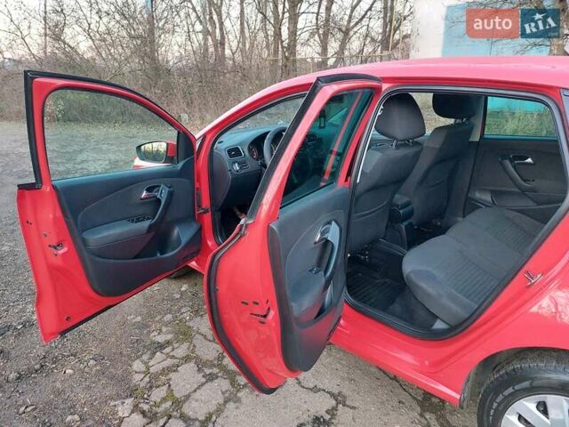 Червоний Фольксваген Поло, об'ємом двигуна 1.2 л та пробігом 200 тис. км за 5550 $, фото 49 на Automoto.ua