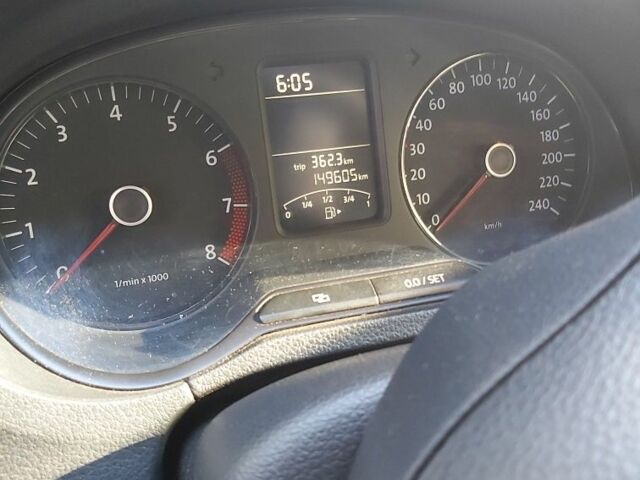 Красный Фольксваген Поло, объемом двигателя 1.2 л и пробегом 150 тыс. км за 5200 $, фото 8 на Automoto.ua