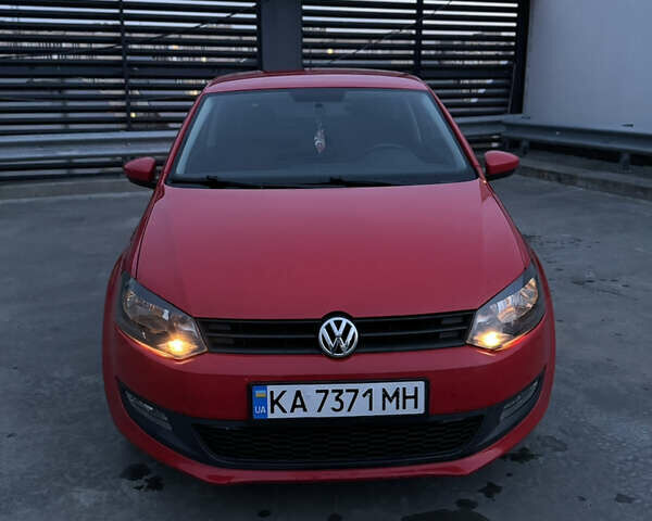 Червоний Фольксваген Поло, об'ємом двигуна 1.39 л та пробігом 112 тис. км за 6899 $, фото 5 на Automoto.ua