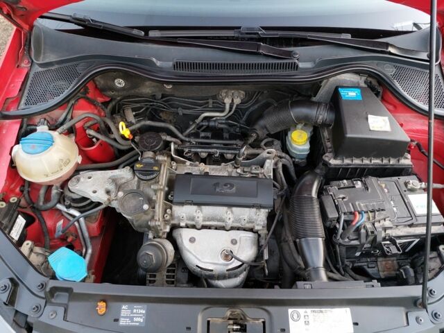 Червоний Фольксваген Поло, об'ємом двигуна 1.2 л та пробігом 200 тис. км за 5550 $, фото 9 на Automoto.ua