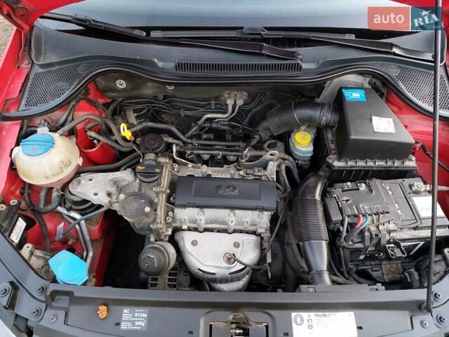 Червоний Фольксваген Поло, об'ємом двигуна 1.2 л та пробігом 200 тис. км за 5550 $, фото 19 на Automoto.ua