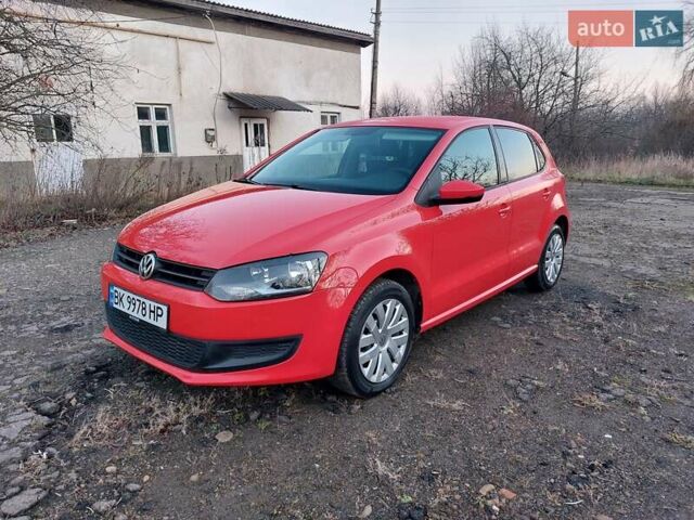 Червоний Фольксваген Поло, об'ємом двигуна 1.2 л та пробігом 200 тис. км за 5550 $, фото 2 на Automoto.ua