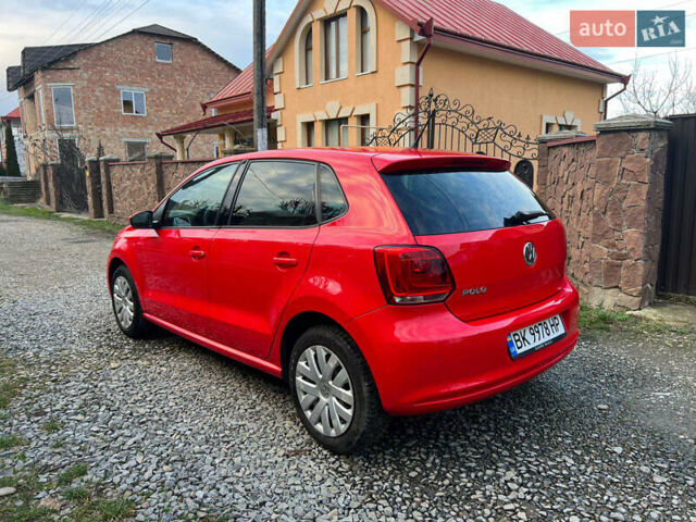 Красный Фольксваген Поло, объемом двигателя 1.2 л и пробегом 199 тыс. км за 5250 $, фото 12 на Automoto.ua