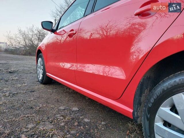 Червоний Фольксваген Поло, об'ємом двигуна 1.2 л та пробігом 200 тис. км за 5550 $, фото 22 на Automoto.ua
