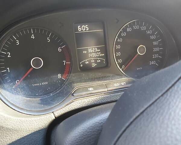 Красный Фольксваген Поло, объемом двигателя 1.2 л и пробегом 150 тыс. км за 6100 $, фото 7 на Automoto.ua