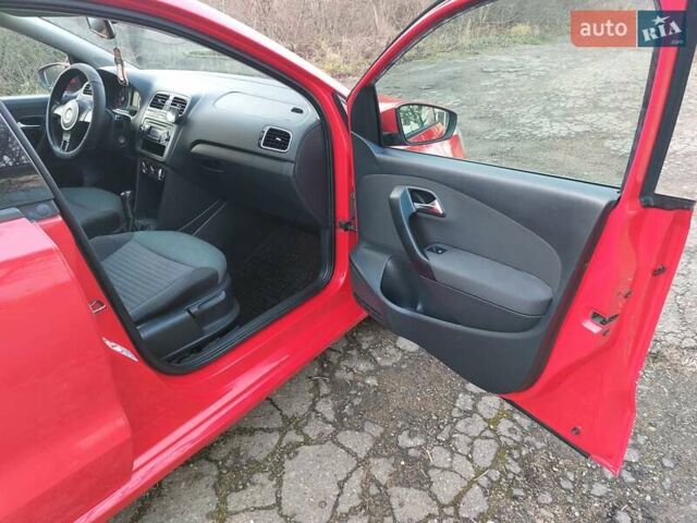 Червоний Фольксваген Поло, об'ємом двигуна 1.2 л та пробігом 200 тис. км за 5550 $, фото 42 на Automoto.ua