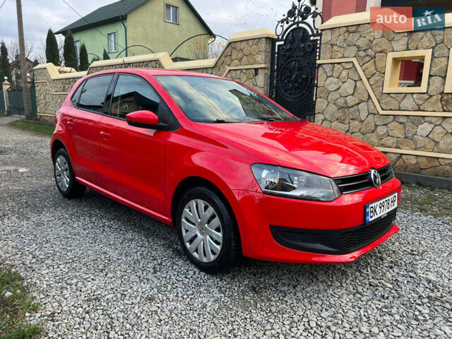 Красный Фольксваген Поло, объемом двигателя 1.2 л и пробегом 199 тыс. км за 5250 $, фото 6 на Automoto.ua
