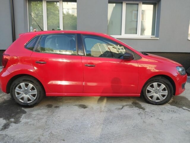 Красный Фольксваген Поло, объемом двигателя 1.2 л и пробегом 150 тыс. км за 5200 $, фото 13 на Automoto.ua