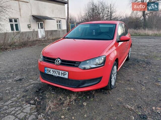 Червоний Фольксваген Поло, об'ємом двигуна 1.2 л та пробігом 200 тис. км за 5550 $, фото 1 на Automoto.ua
