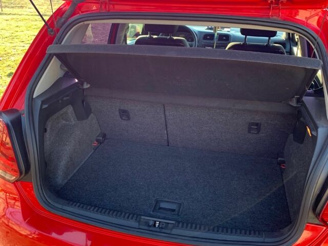 Красный Фольксваген Поло, объемом двигателя 1.4 л и пробегом 167 тыс. км за 6700 $, фото 10 на Automoto.ua