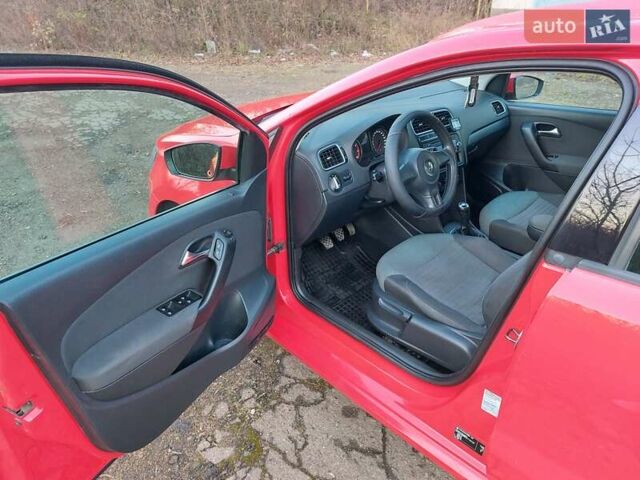 Червоний Фольксваген Поло, об'ємом двигуна 1.2 л та пробігом 200 тис. км за 5550 $, фото 52 на Automoto.ua