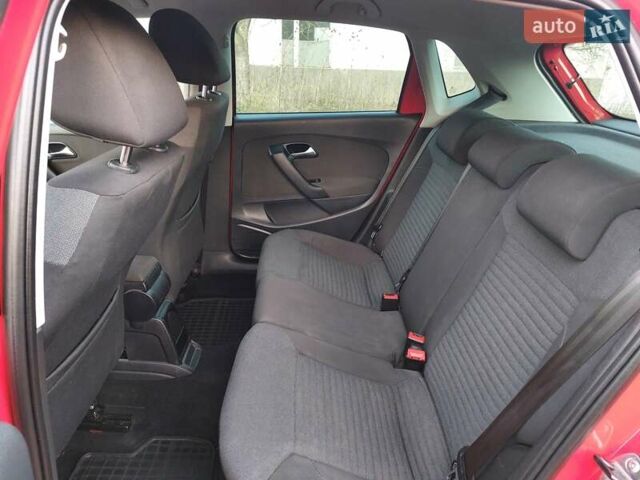 Червоний Фольксваген Поло, об'ємом двигуна 1.2 л та пробігом 200 тис. км за 5550 $, фото 51 на Automoto.ua