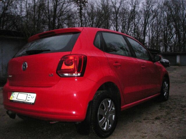 Красный Фольксваген Поло, объемом двигателя 1.4 л и пробегом 85 тыс. км за 8500 $, фото 6 на Automoto.ua