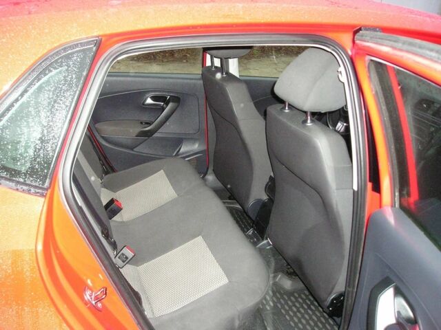 Красный Фольксваген Поло, объемом двигателя 1.4 л и пробегом 85 тыс. км за 8500 $, фото 9 на Automoto.ua