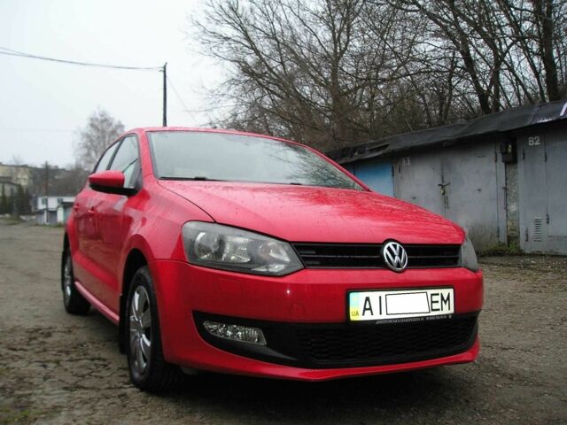 Красный Фольксваген Поло, объемом двигателя 1.4 л и пробегом 85 тыс. км за 8500 $, фото 5 на Automoto.ua