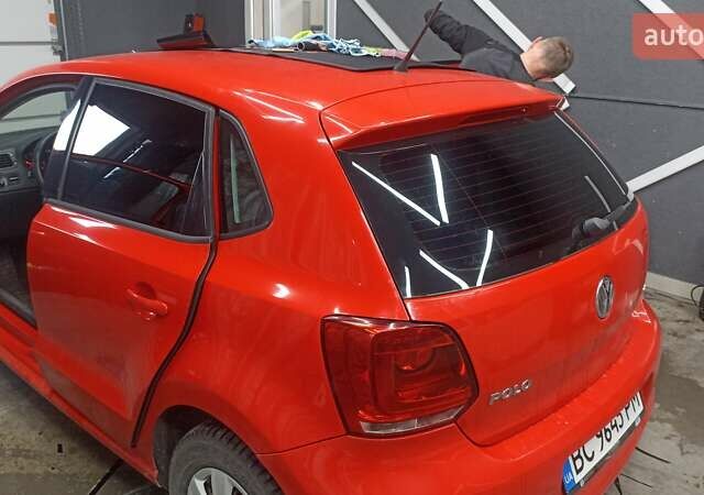 Красный Фольксваген Поло, объемом двигателя 1.39 л и пробегом 156 тыс. км за 7200 $, фото 1 на Automoto.ua