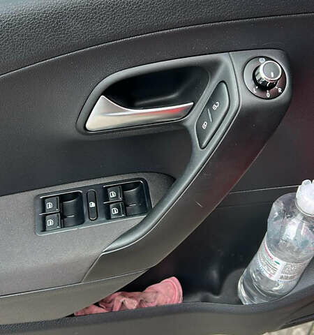 Червоний Фольксваген Поло, об'ємом двигуна 1.39 л та пробігом 180 тис. км за 7850 $, фото 11 на Automoto.ua