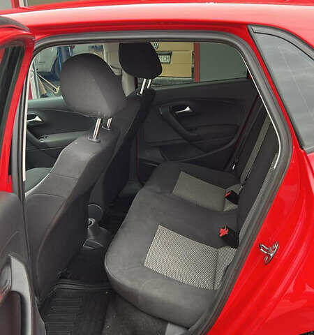 Червоний Фольксваген Поло, об'ємом двигуна 1.39 л та пробігом 180 тис. км за 7850 $, фото 2 на Automoto.ua