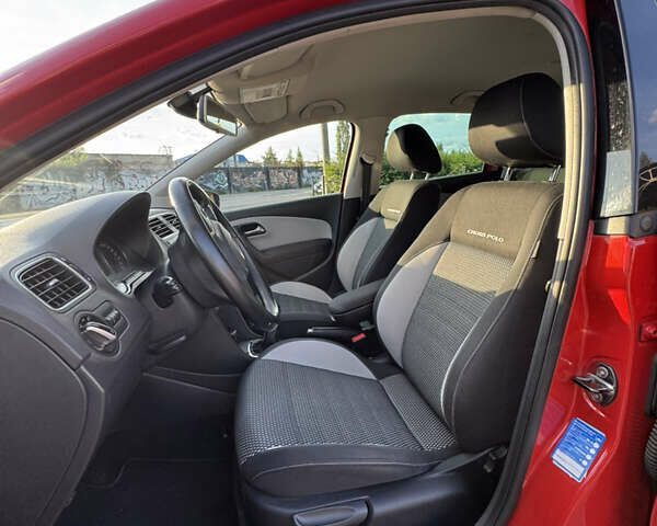 Красный Фольксваген Поло, объемом двигателя 1.2 л и пробегом 156 тыс. км за 9200 $, фото 27 на Automoto.ua