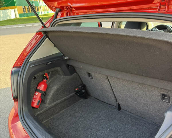 Красный Фольксваген Поло, объемом двигателя 1.2 л и пробегом 156 тыс. км за 9200 $, фото 22 на Automoto.ua