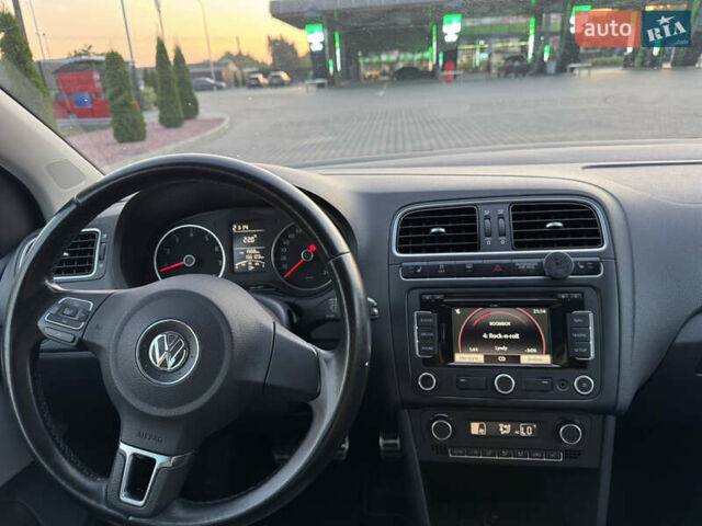 Красный Фольксваген Поло, объемом двигателя 1.2 л и пробегом 156 тыс. км за 9200 $, фото 38 на Automoto.ua