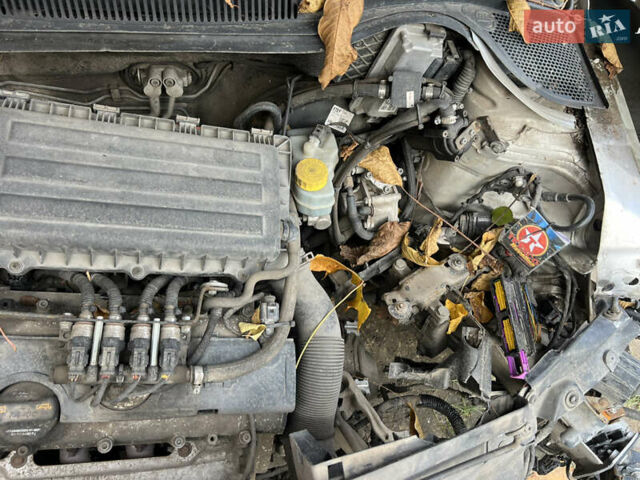 Красный Фольксваген Поло, объемом двигателя 1.39 л и пробегом 150 тыс. км за 2550 $, фото 3 на Automoto.ua