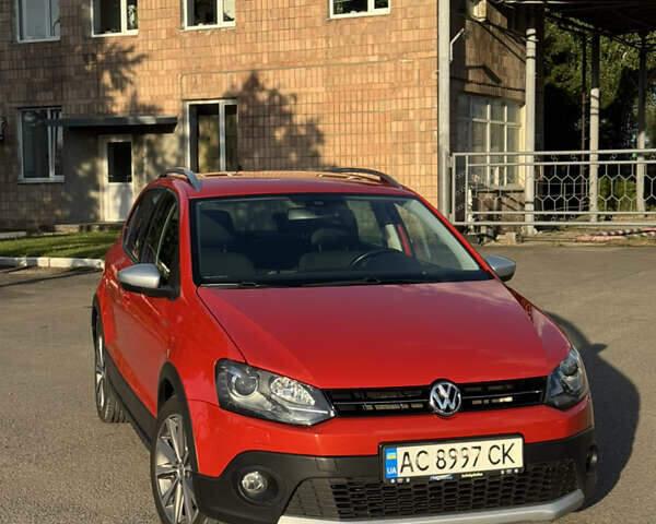 Красный Фольксваген Поло, объемом двигателя 1.2 л и пробегом 156 тыс. км за 9200 $, фото 1 на Automoto.ua
