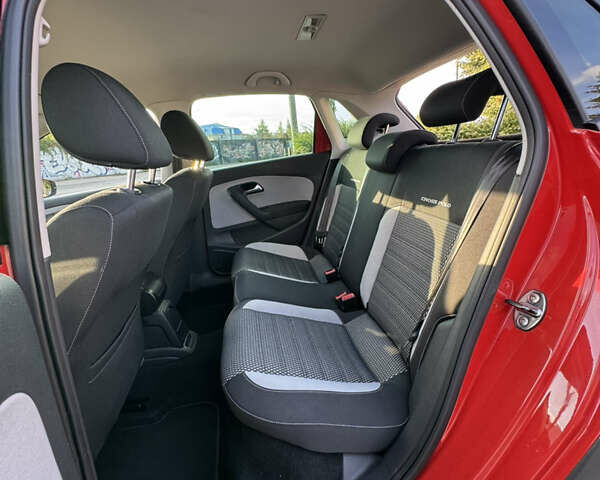 Красный Фольксваген Поло, объемом двигателя 1.2 л и пробегом 156 тыс. км за 9200 $, фото 24 на Automoto.ua