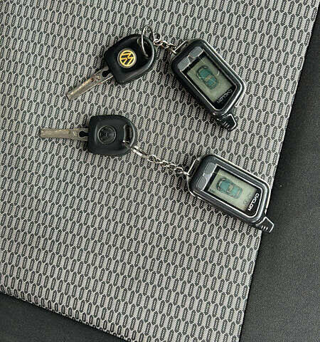 Червоний Фольксваген Поло, об'ємом двигуна 1.39 л та пробігом 180 тис. км за 7850 $, фото 9 на Automoto.ua