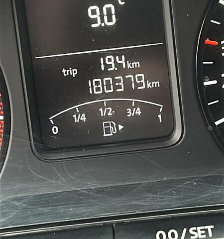 Червоний Фольксваген Поло, об'ємом двигуна 1.39 л та пробігом 180 тис. км за 7850 $, фото 18 на Automoto.ua