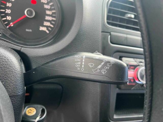 Красный Фольксваген Поло, объемом двигателя 2 л и пробегом 195 тыс. км за 6490 $, фото 21 на Automoto.ua