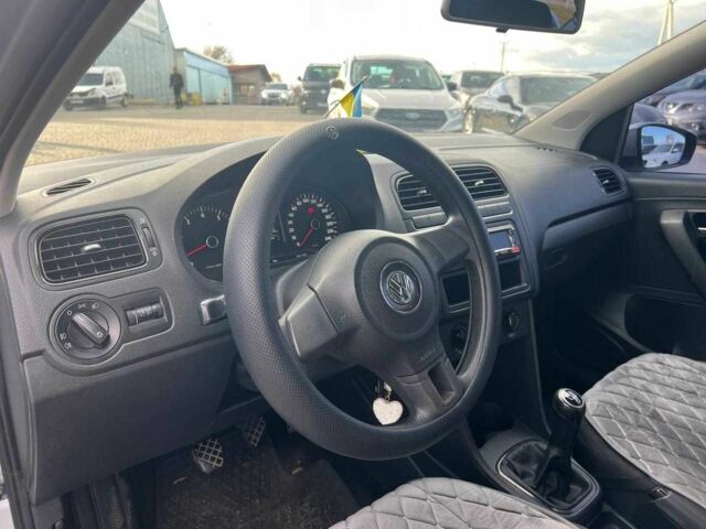 Красный Фольксваген Поло, объемом двигателя 2 л и пробегом 195 тыс. км за 6490 $, фото 16 на Automoto.ua