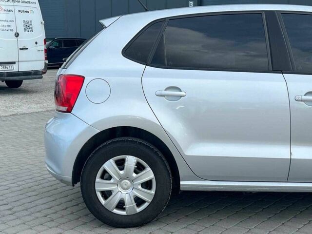 Красный Фольксваген Поло, объемом двигателя 2 л и пробегом 195 тыс. км за 6490 $, фото 9 на Automoto.ua