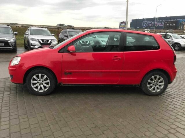 Красный Фольксваген Поло, объемом двигателя 1.2 л и пробегом 190 тыс. км за 2490 $, фото 2 на Automoto.ua