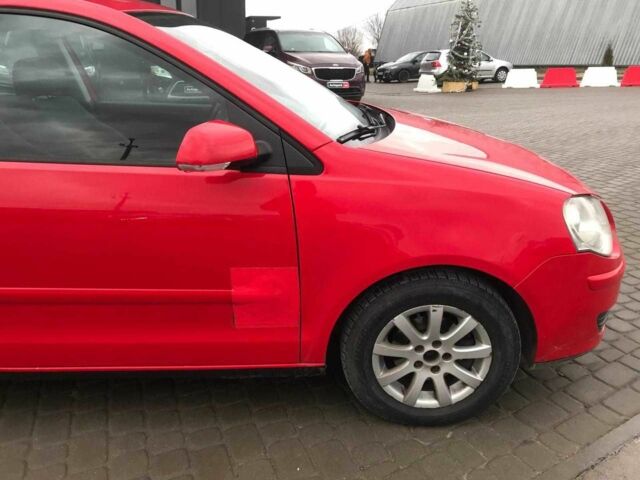 Красный Фольксваген Поло, объемом двигателя 1.2 л и пробегом 190 тыс. км за 2490 $, фото 10 на Automoto.ua