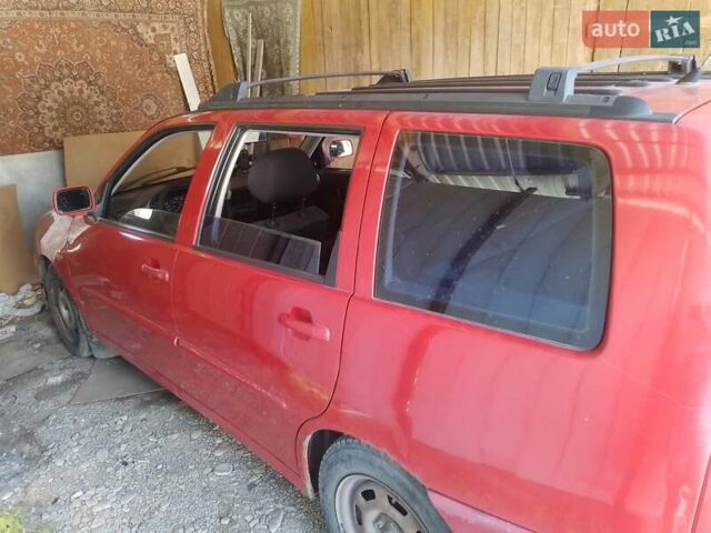 Красный Фольксваген Поло, объемом двигателя 1.39 л и пробегом 185 тыс. км за 2000 $, фото 1 на Automoto.ua
