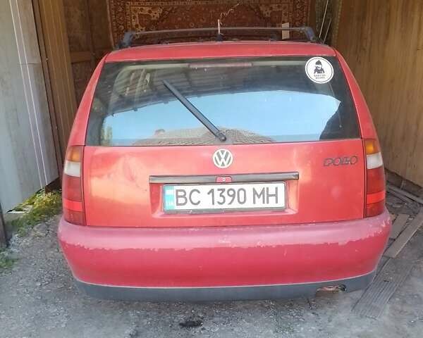 Красный Фольксваген Поло, объемом двигателя 1.39 л и пробегом 185 тыс. км за 2000 $, фото 5 на Automoto.ua