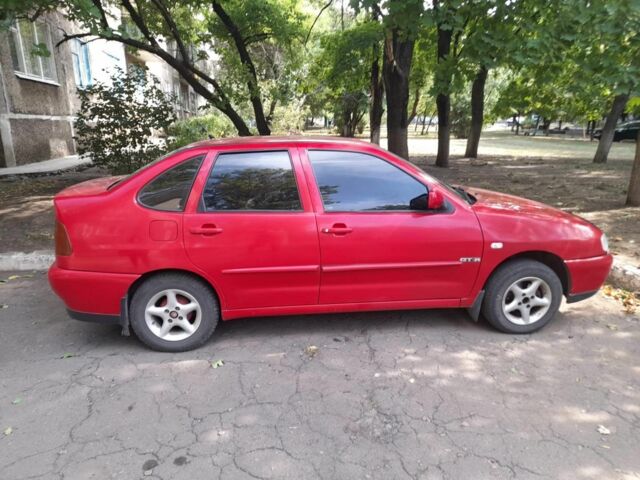 Фольксваген Поло 1998 у Краматорске на Automoto.ua Червоний Фольксваген Поло, об'ємом двигуна 1.4 л та пробігом 265 тис. км за 3000 $, фото 1 на Automoto.ua