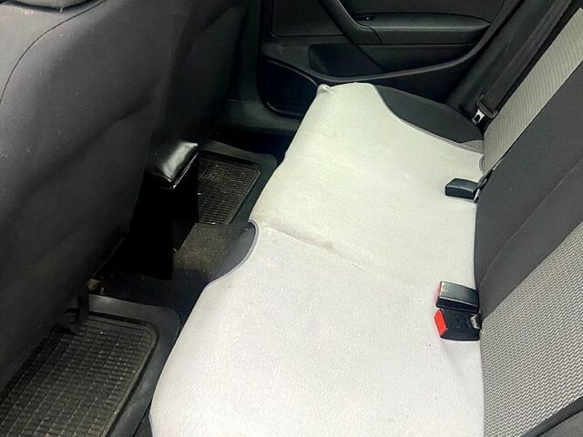 Красный Фольксваген Поло, объемом двигателя 1.6 л и пробегом 235 тыс. км за 5300 $, фото 6 на Automoto.ua