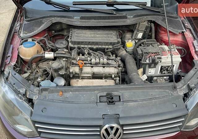 Червоний Фольксваген Поло, об'ємом двигуна 1.6 л та пробігом 380 тис. км за 6800 $, фото 11 на Automoto.ua