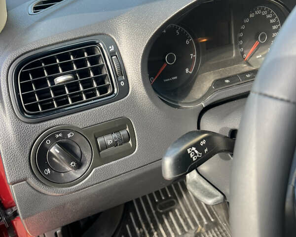 Красный Фольксваген Поло, объемом двигателя 1.6 л и пробегом 211 тыс. км за 6900 $, фото 22 на Automoto.ua